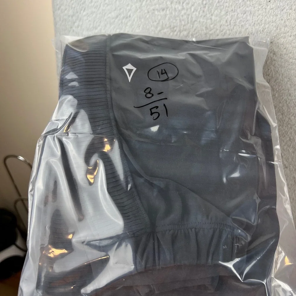 Ivivva Lululemon Girls Black Joggers Athletic Pants Ribbed Trim Size 14